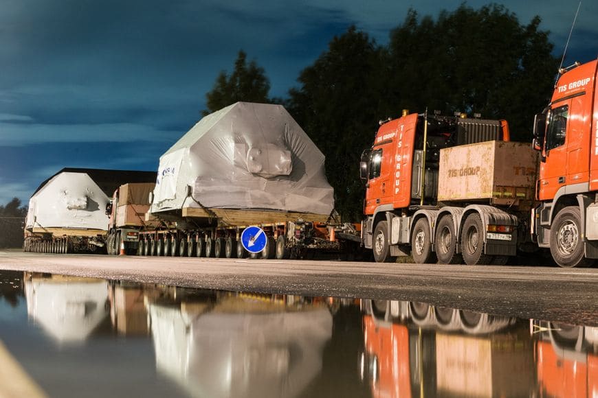 Транспортировка гигантов – ГЭД весом 300 тонн – это целая спецоперация