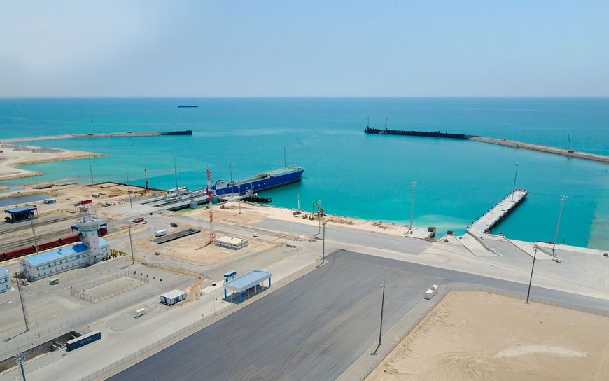 При строительстве нового терминала порта Курык в Актау использовалась эпоксидная грунт-эмаль ИЗОЛЭП-гидро Источник фото: kuryk.kz