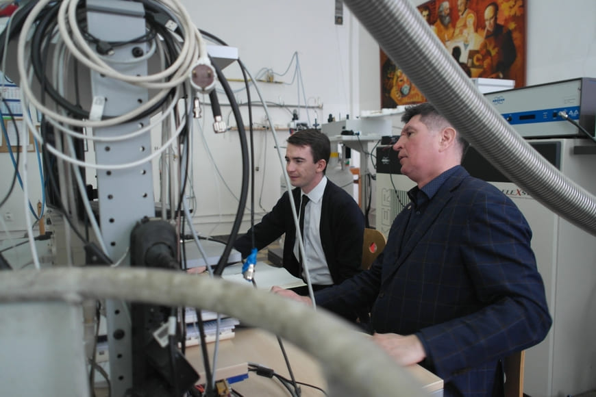 Ученые НЦМУ повышают нефтеотдачу при помощи электромагнитного поля